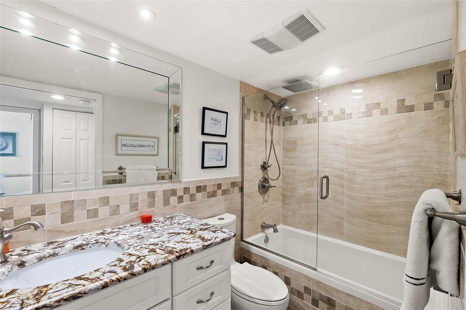 OCEANS SEVEN - Residential