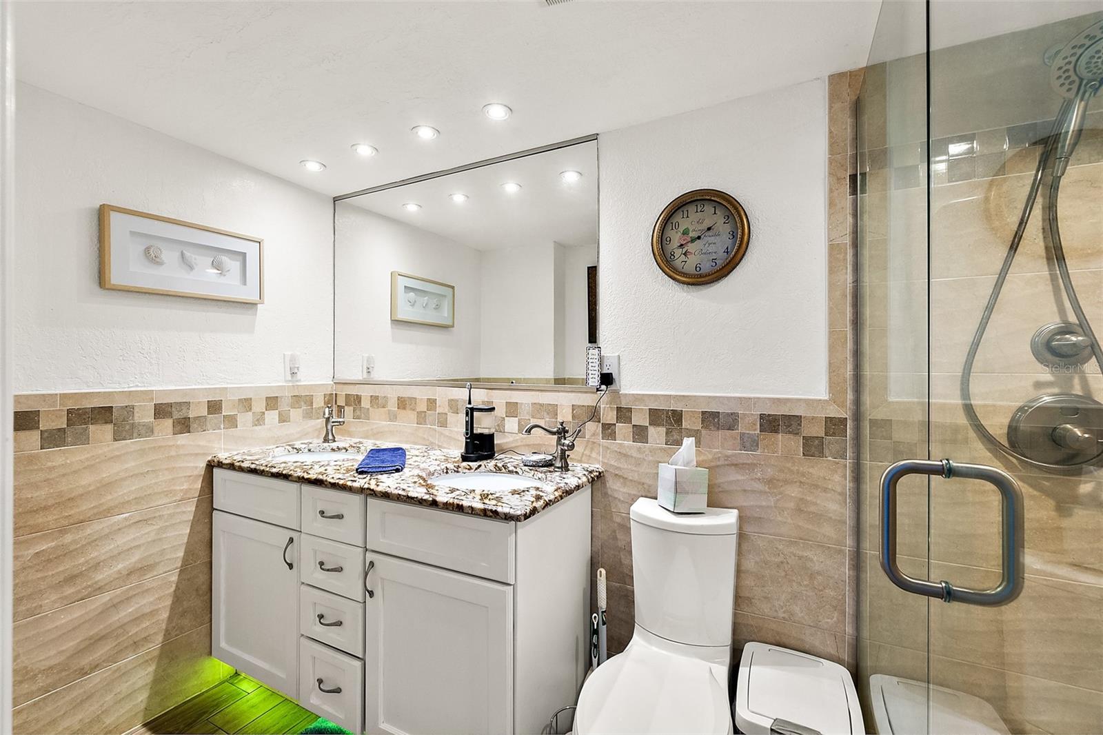 OCEANS SEVEN - Residential