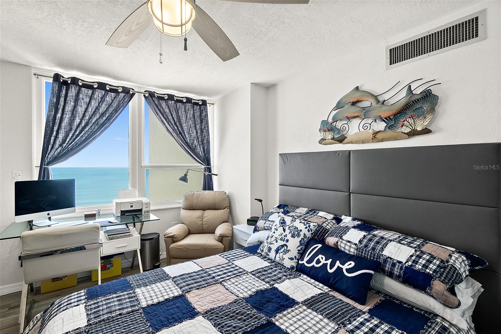 OCEANS SEVEN - Residential