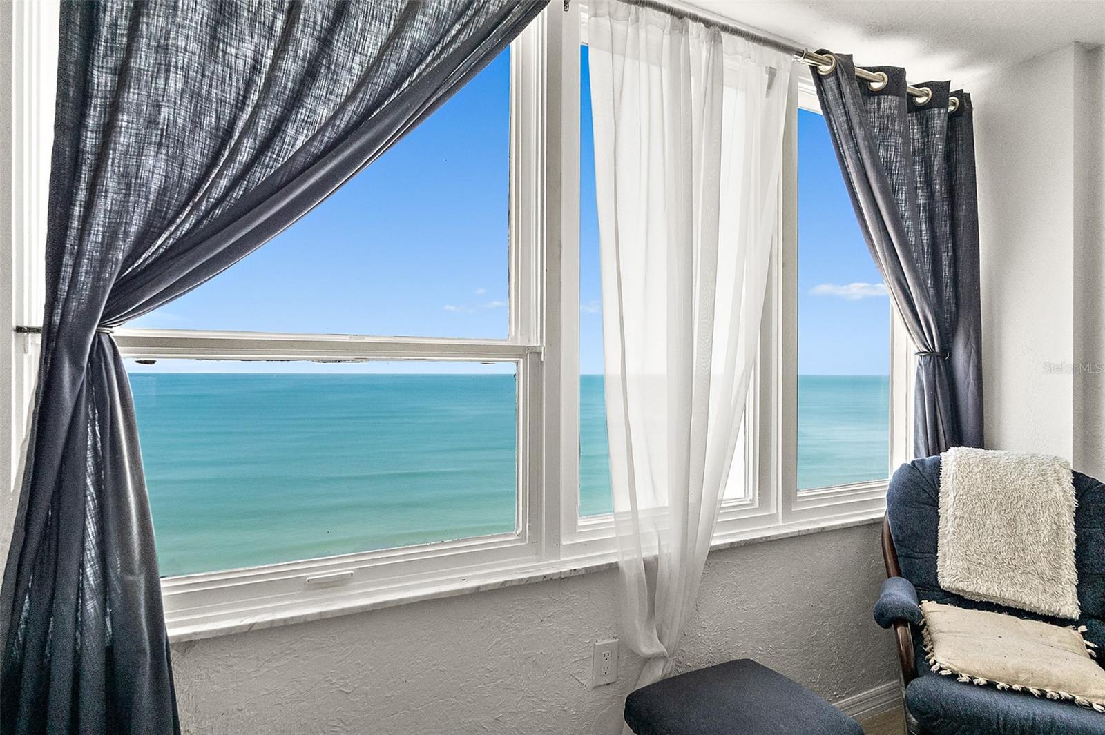 OCEANS SEVEN - Residential