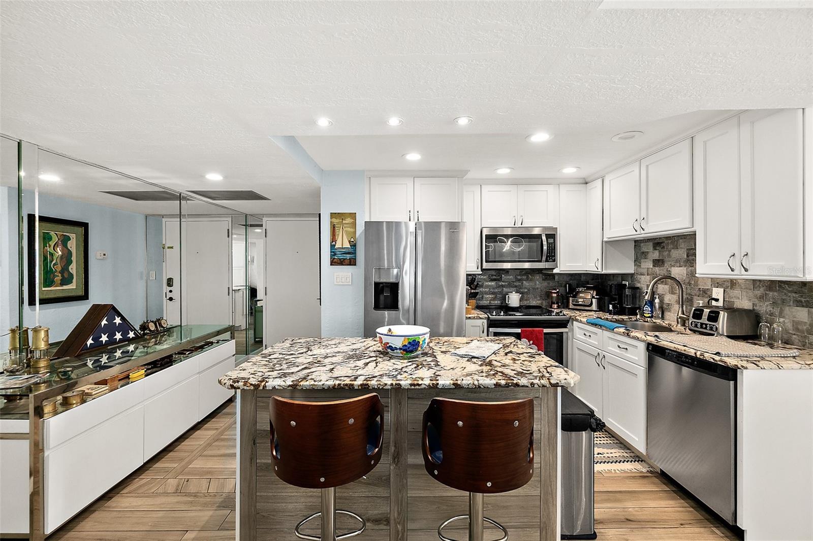 OCEANS SEVEN - Residential