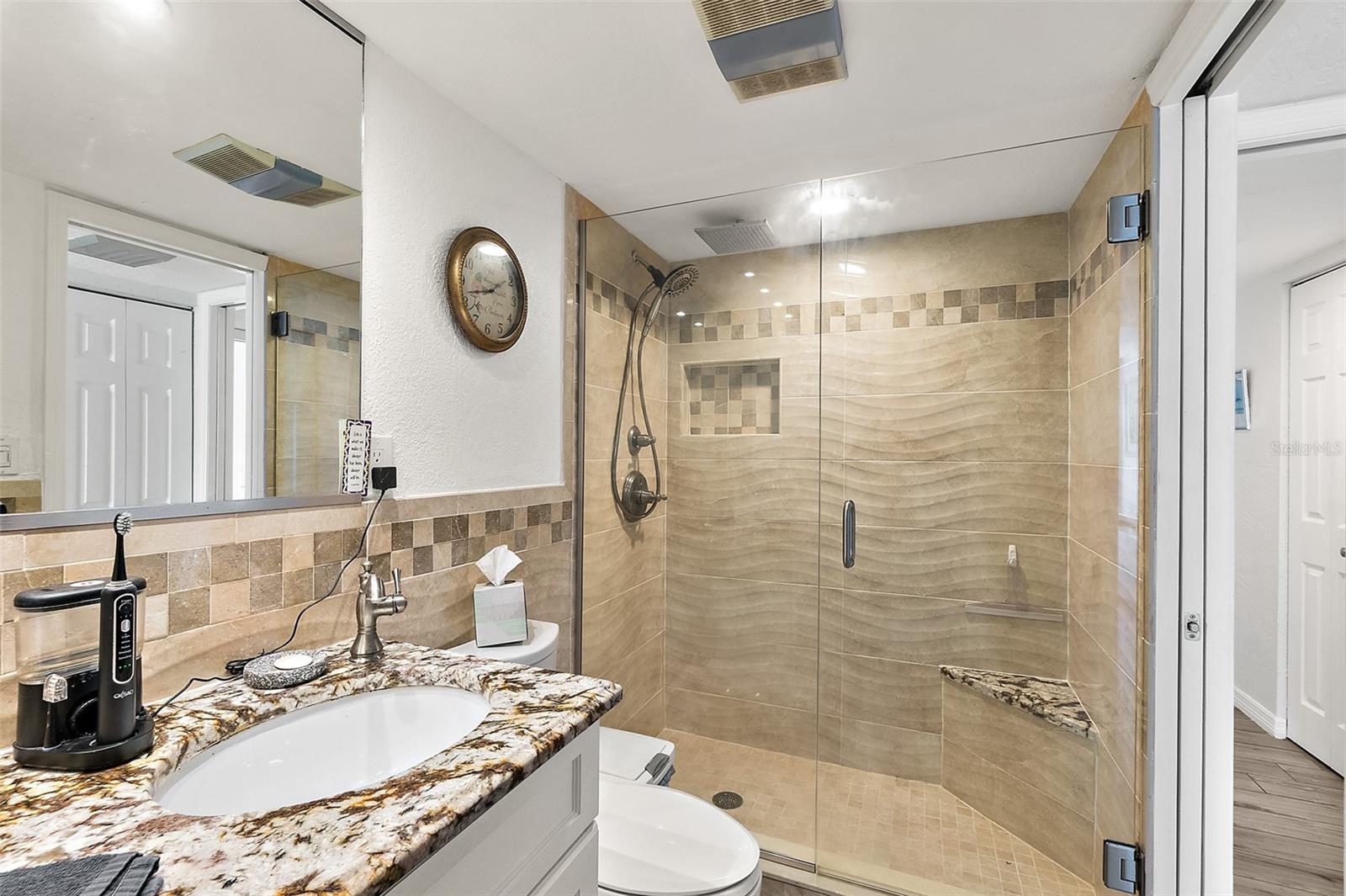 OCEANS SEVEN - Residential