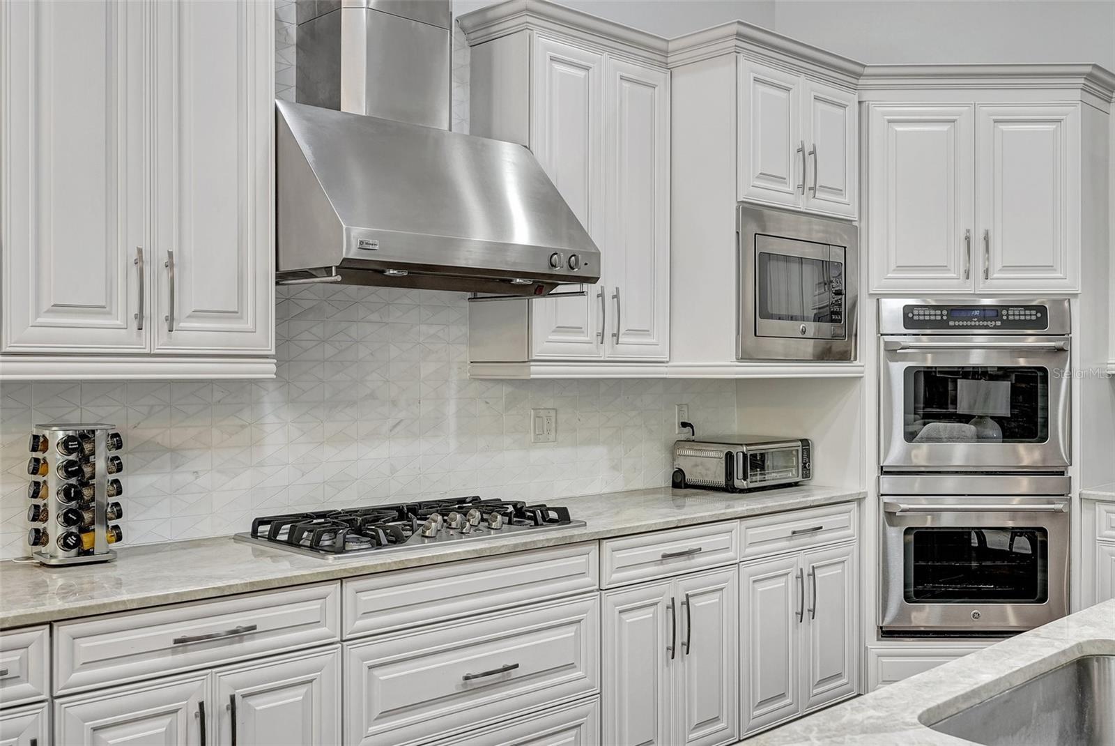 ESPLANADE GOLF AND COUNTRY CLUB - Residential