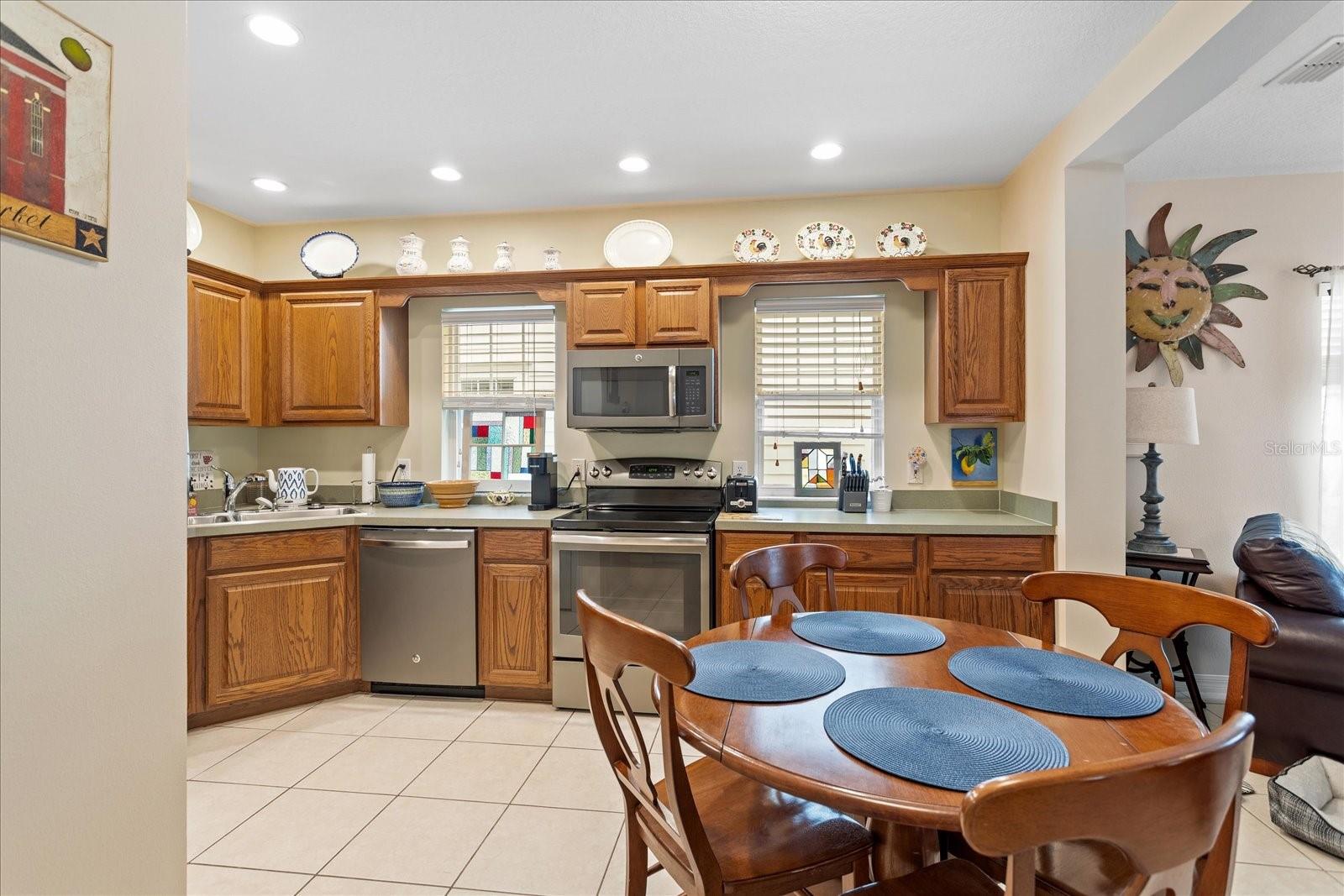 CELEBRATION ROSEVILLE CORNER - Residential