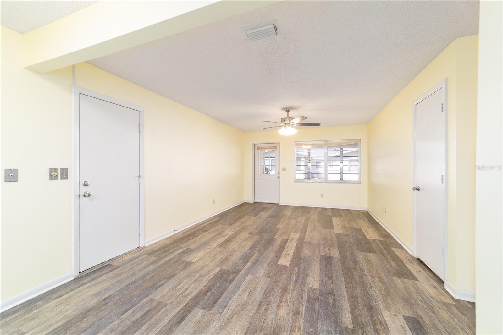 ON TOP OF THE WORLD - Residential