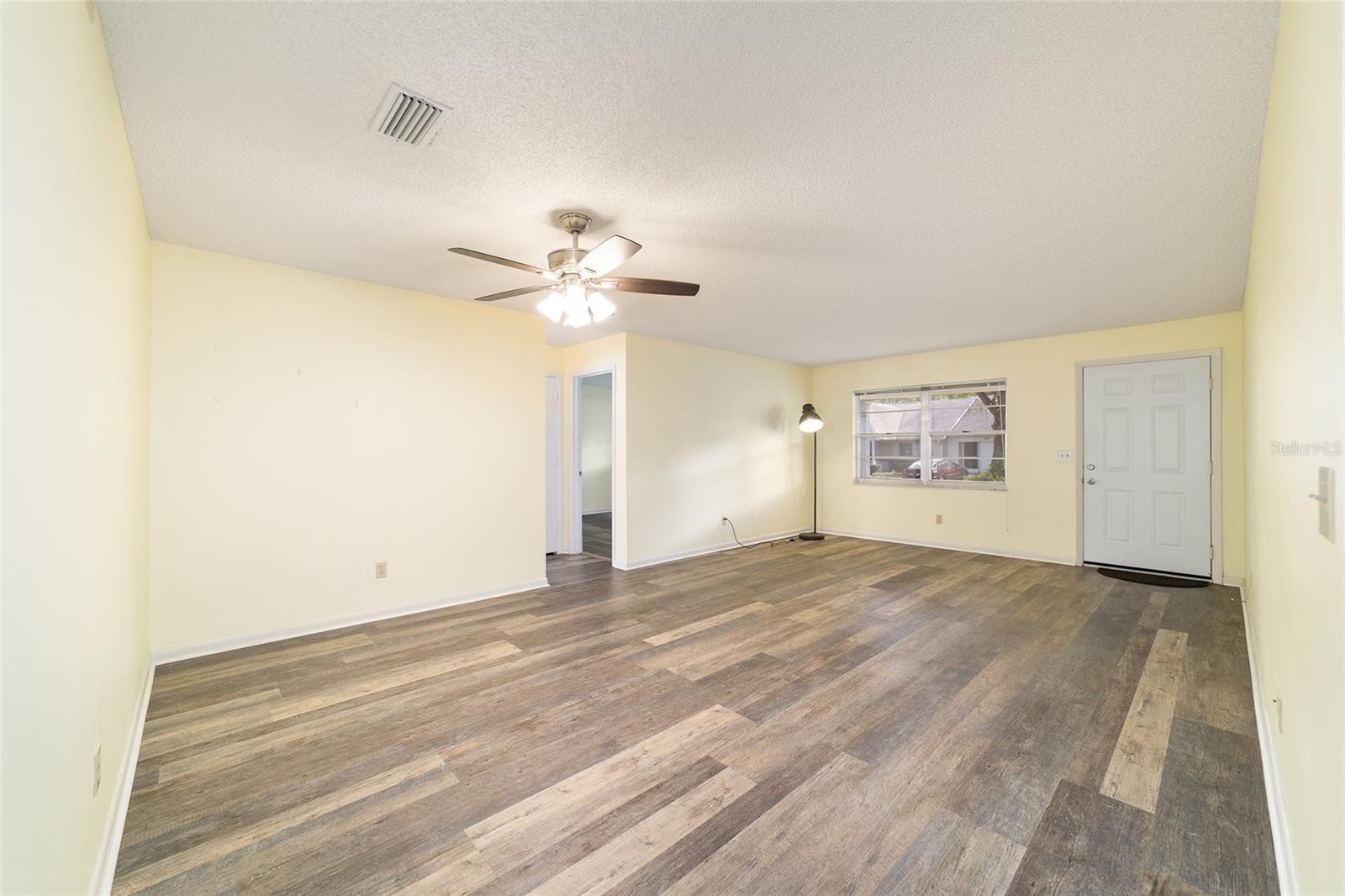 ON TOP OF THE WORLD - Residential