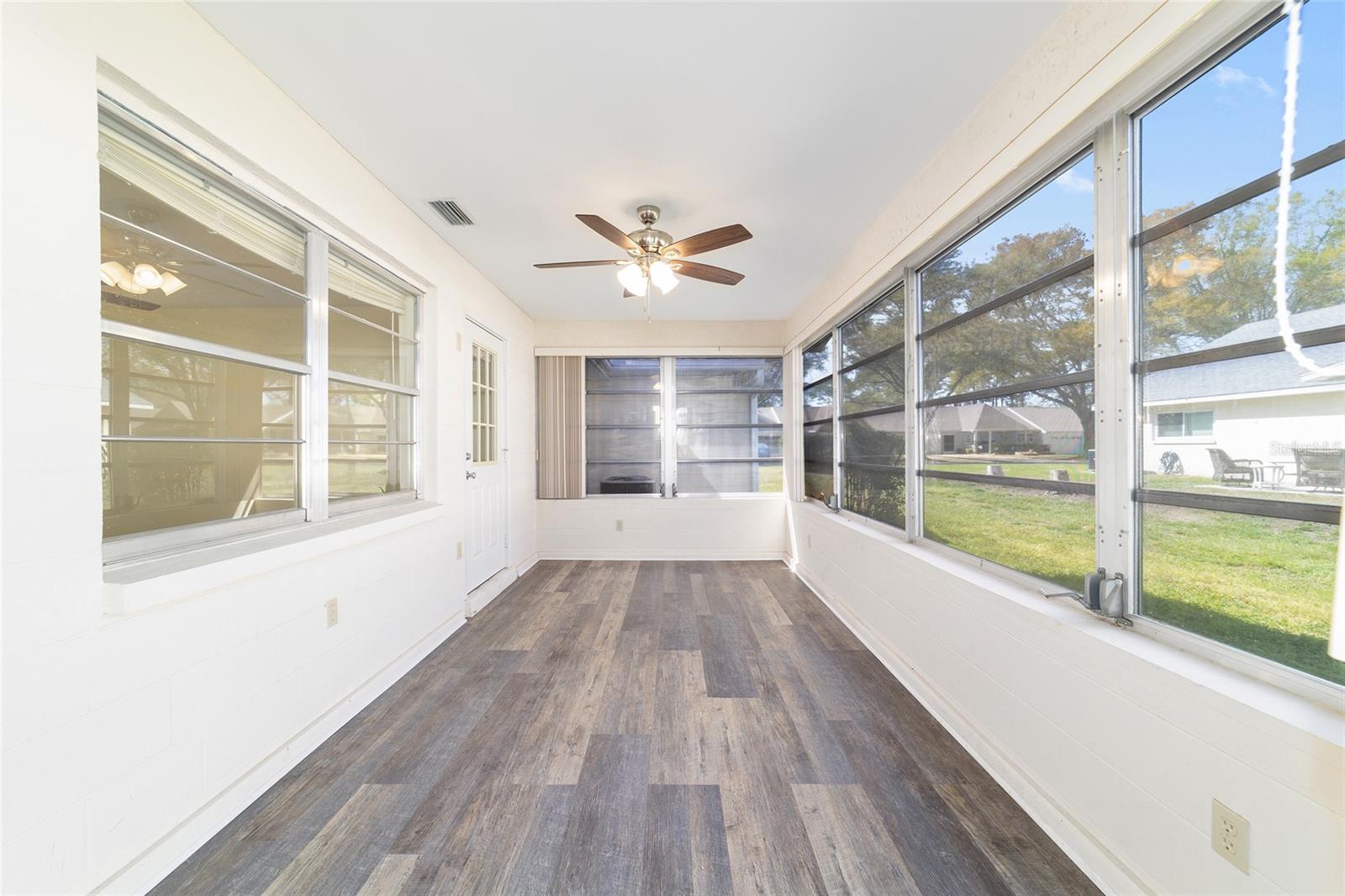 ON TOP OF THE WORLD - Residential