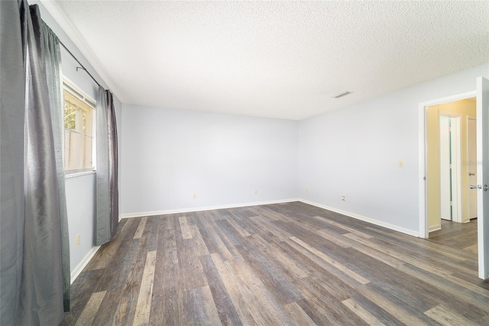 ON TOP OF THE WORLD - Residential