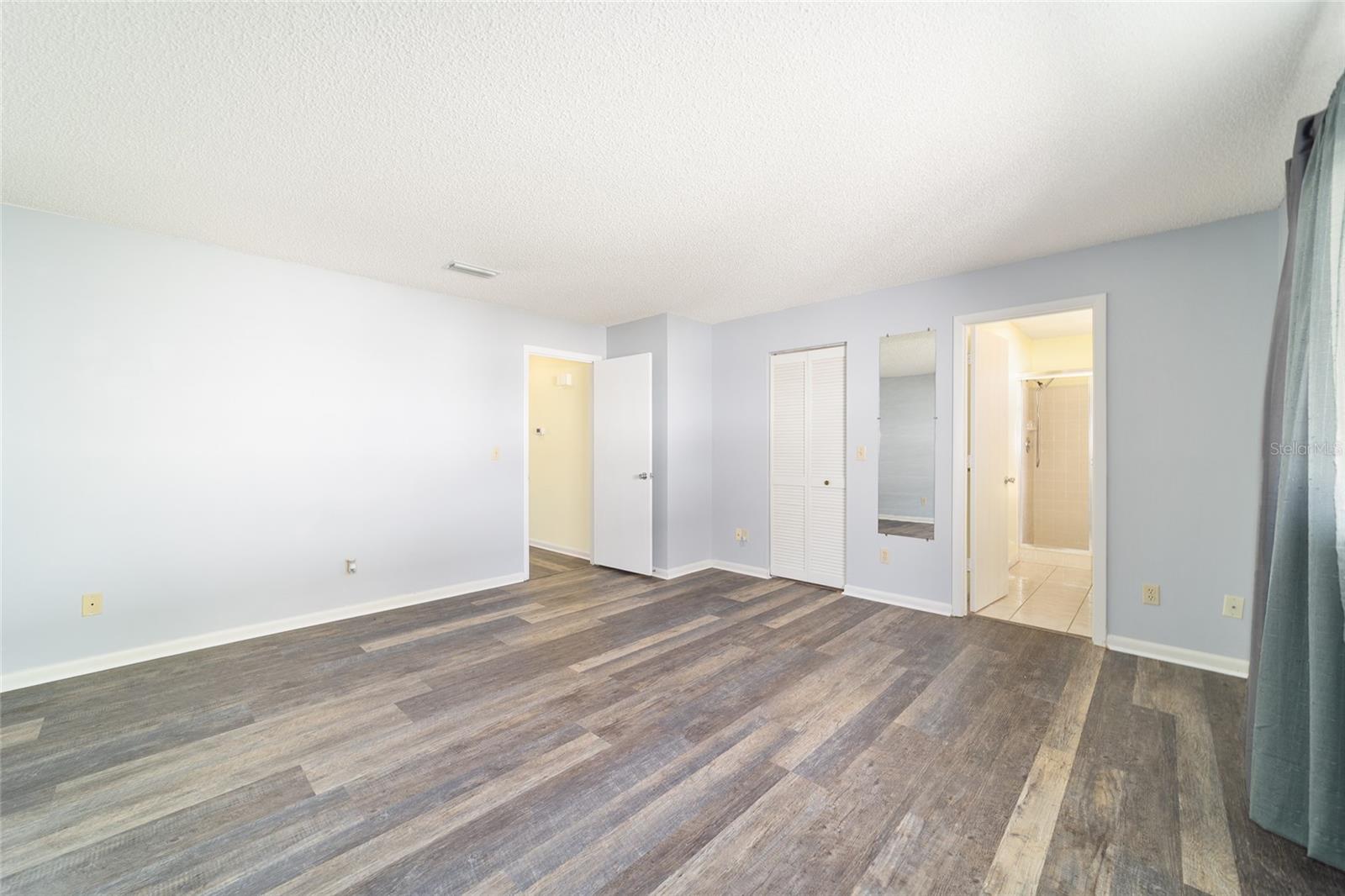 ON TOP OF THE WORLD - Residential