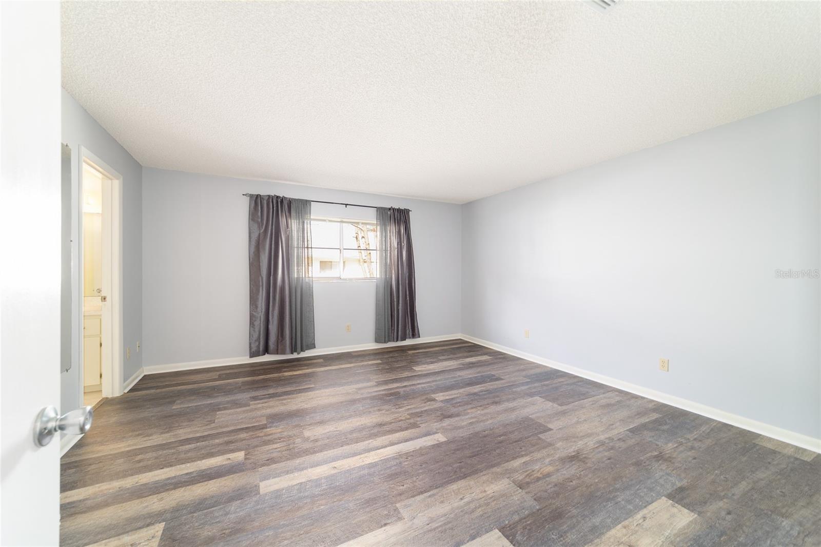 ON TOP OF THE WORLD - Residential