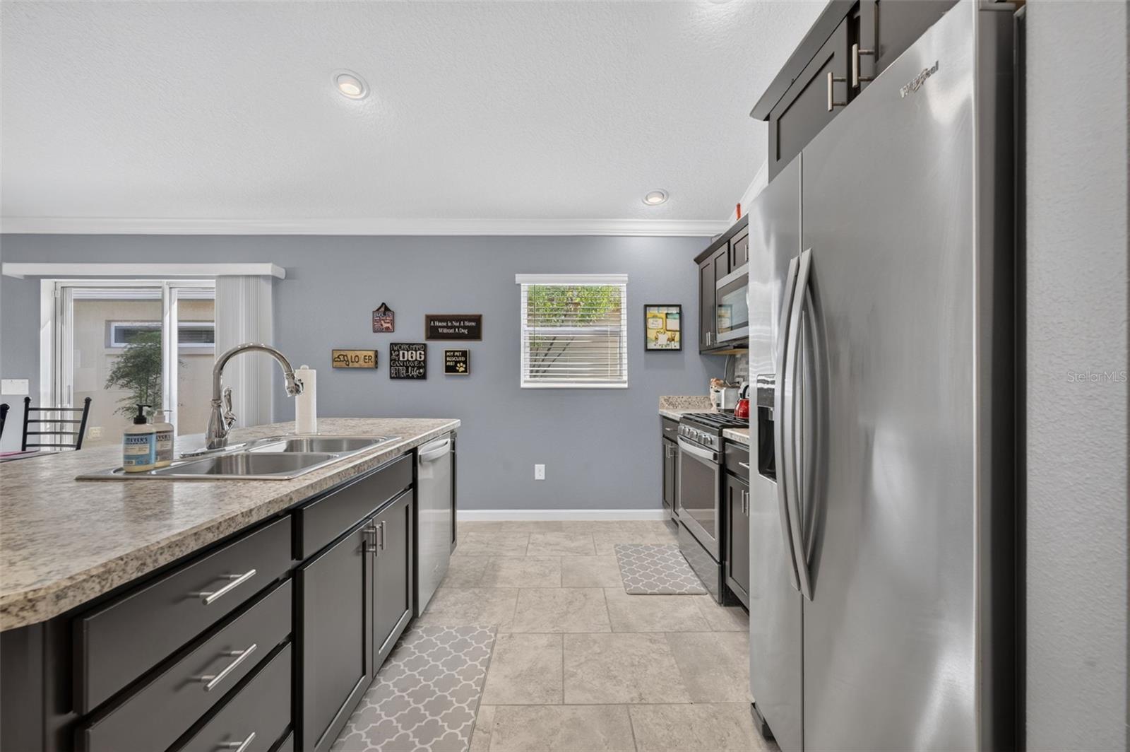 2137 LOCKLIN LANE