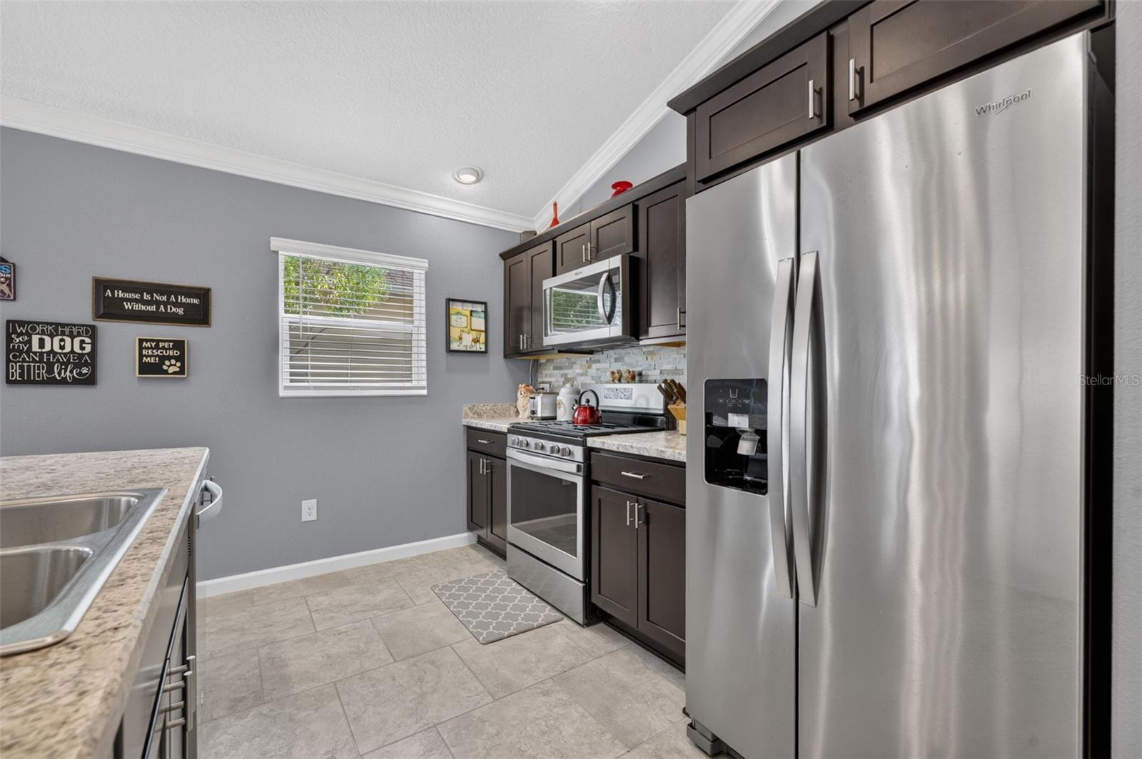 2137 LOCKLIN LANE