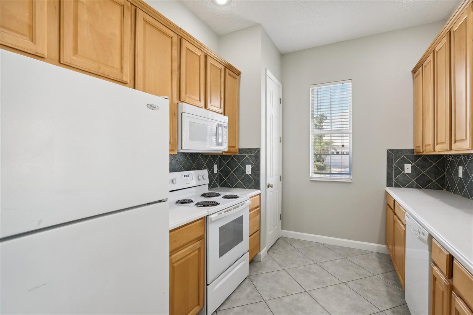REUNION PH 2 PRCL 3 - Residential Lease