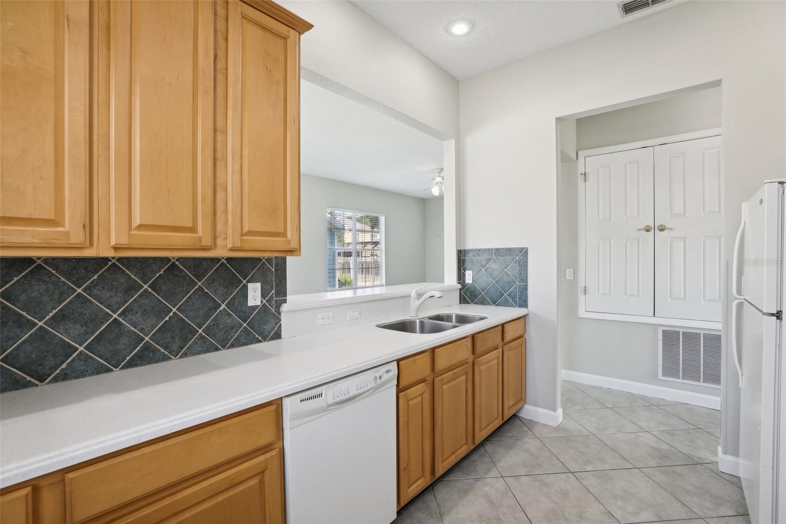 REUNION PH 2 PRCL 3 - Residential Lease