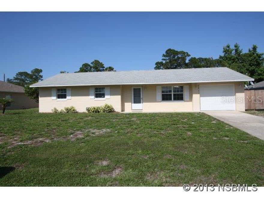 Brand new kitchen in a masonry 3 bedroom and 2 bathroom home. New interior paint, new appliances, and carpet in bedrooms. Main living area is nice large floor tile and master bedroom is laminate wood and huge walk in closet. Windows are also newer dual pane glass. This home has a sprinkler system on well and very large fenced back yard. Spacious laundry room and screen porch that faces West for cooler afternoon shade in Summer. Clean turn key home. ;Water: City