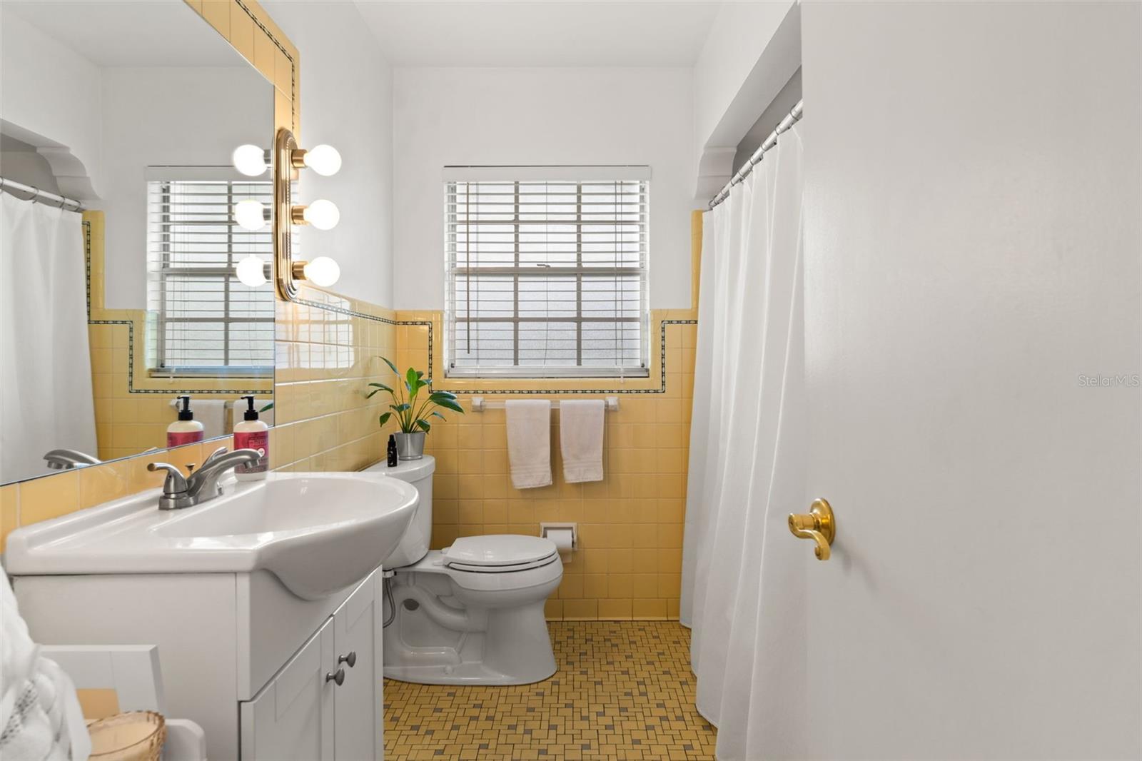 RIVER HEIGHTS - Residential