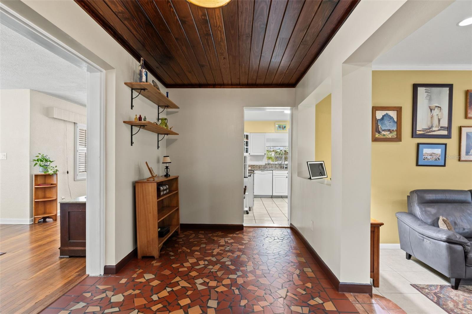 RIVER HEIGHTS - Residential