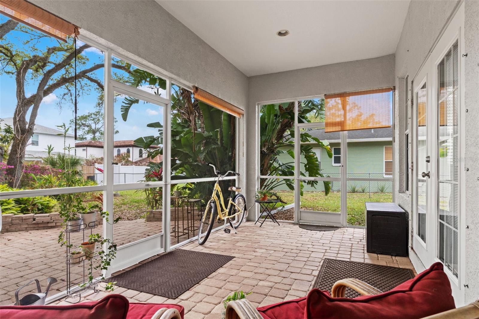 RIVER HEIGHTS - Residential