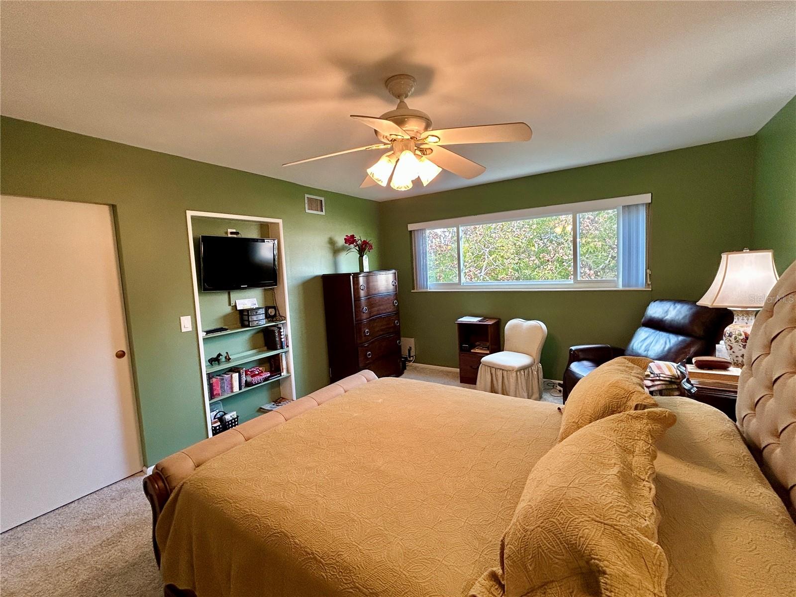 ON TOP OF THE WORLD - Residential