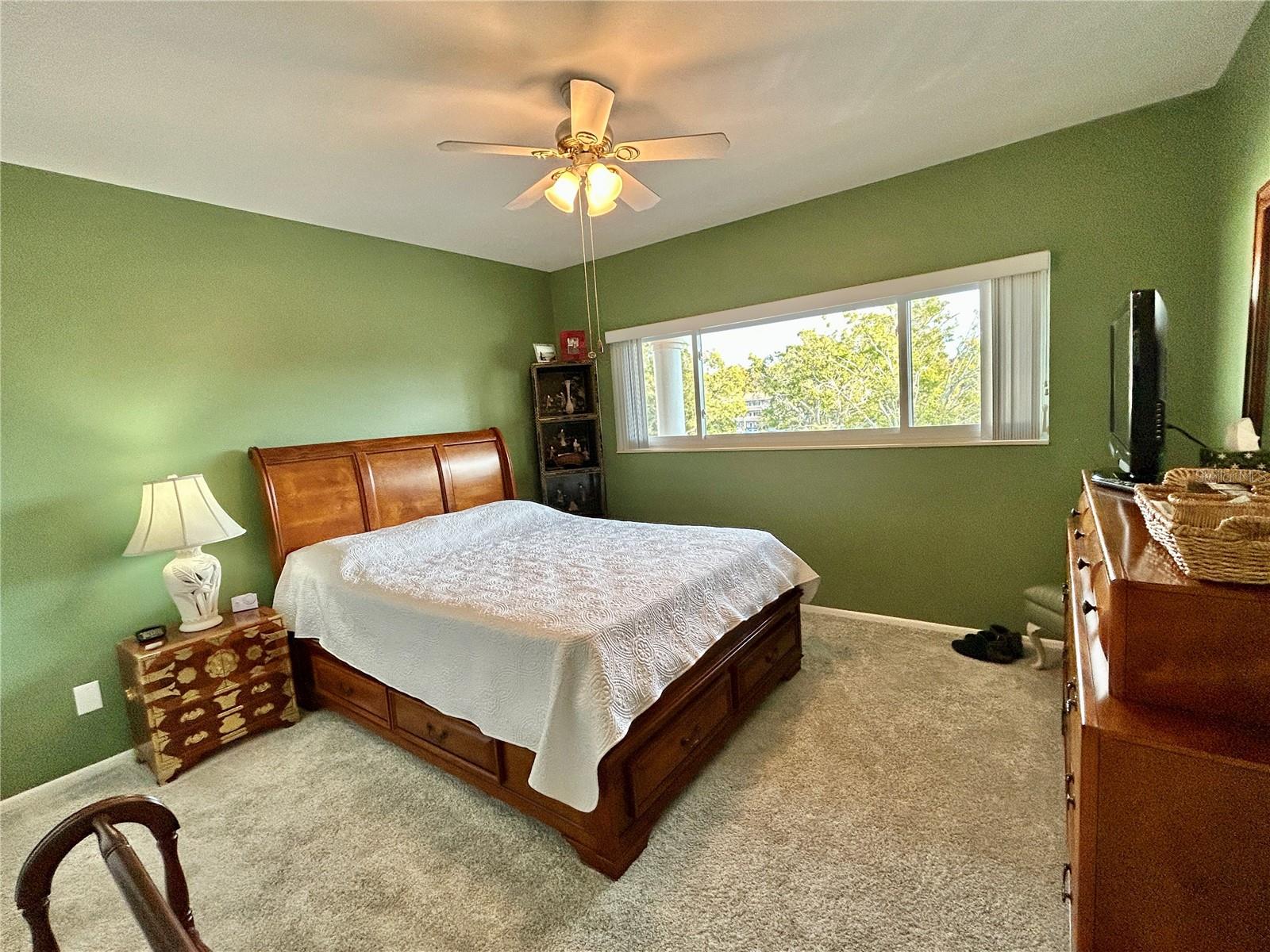 ON TOP OF THE WORLD - Residential