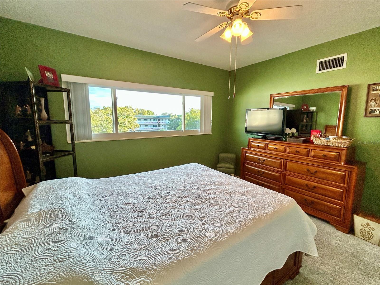 ON TOP OF THE WORLD - Residential