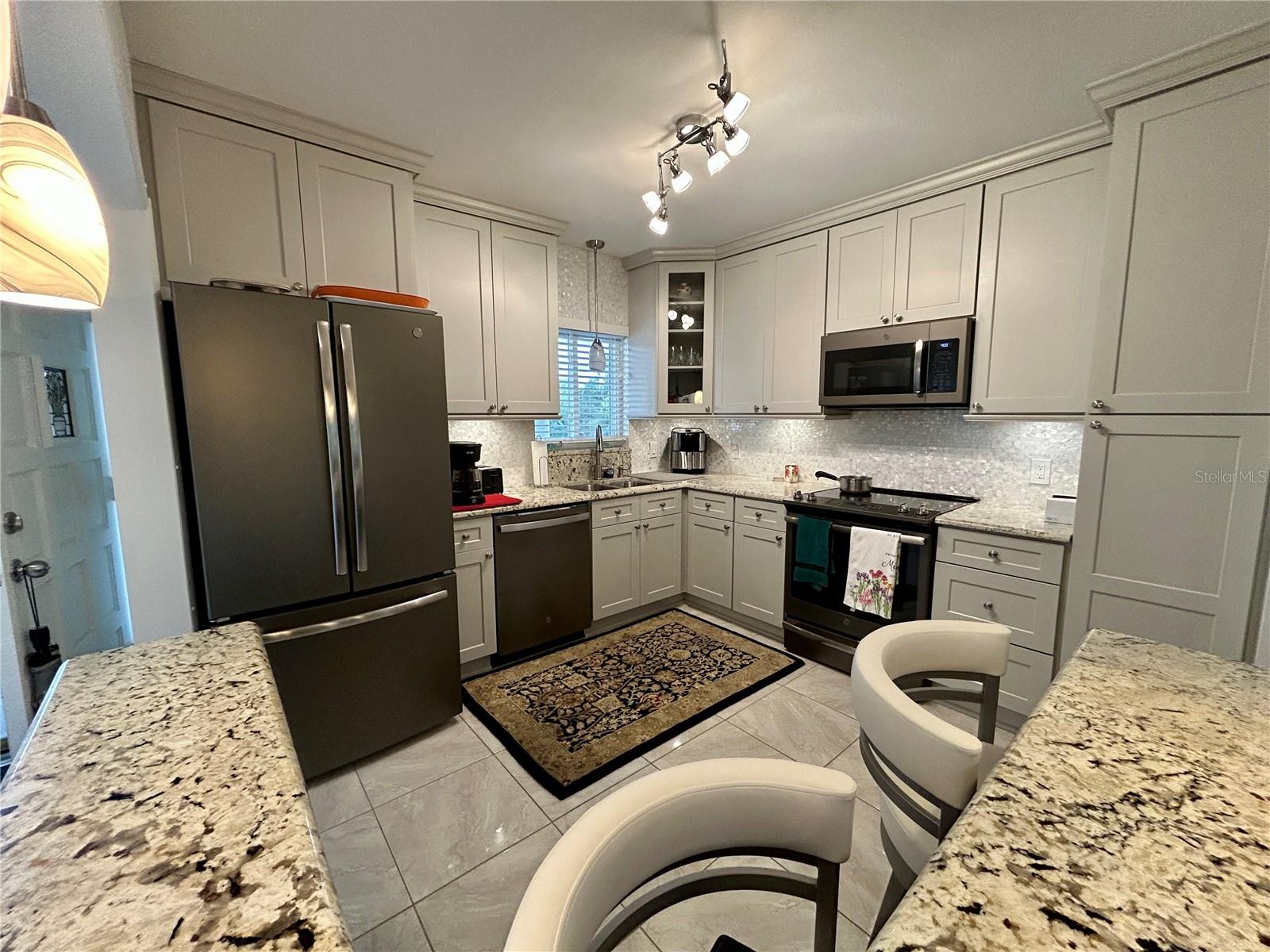 ON TOP OF THE WORLD - Residential