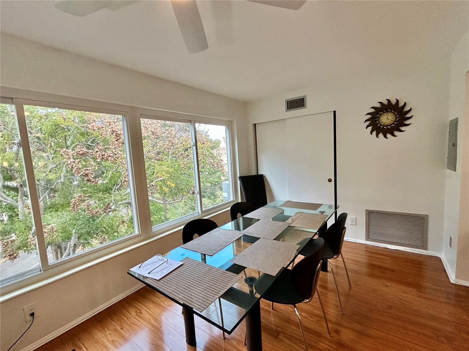 ON TOP OF THE WORLD - Residential