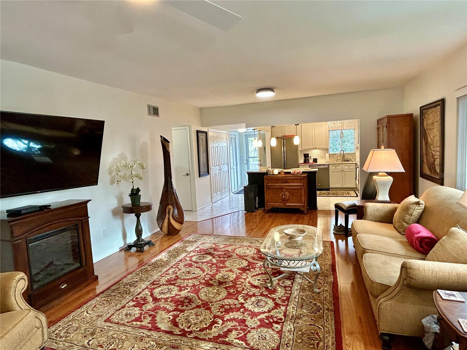 ON TOP OF THE WORLD - Residential