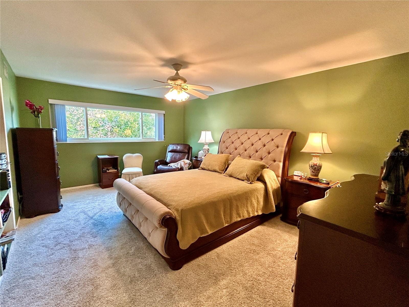 ON TOP OF THE WORLD - Residential