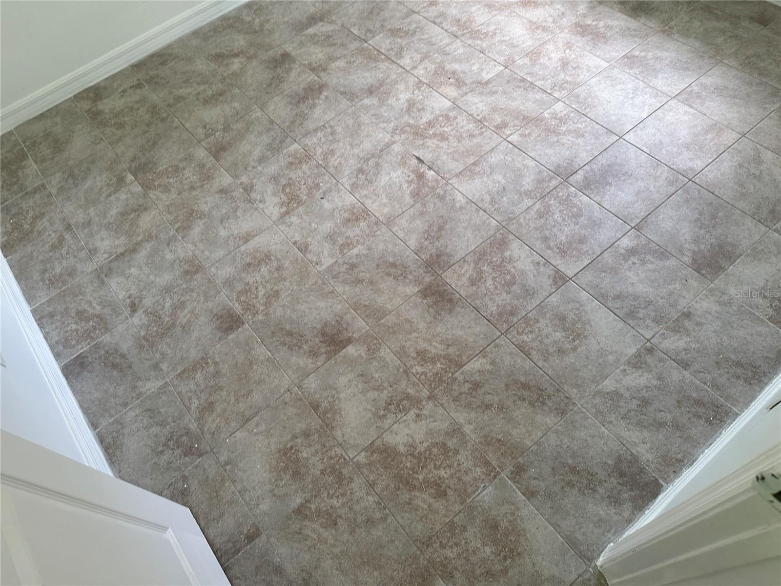 BELLEVIEW HEIGHTS ESTATE - Residential Lease