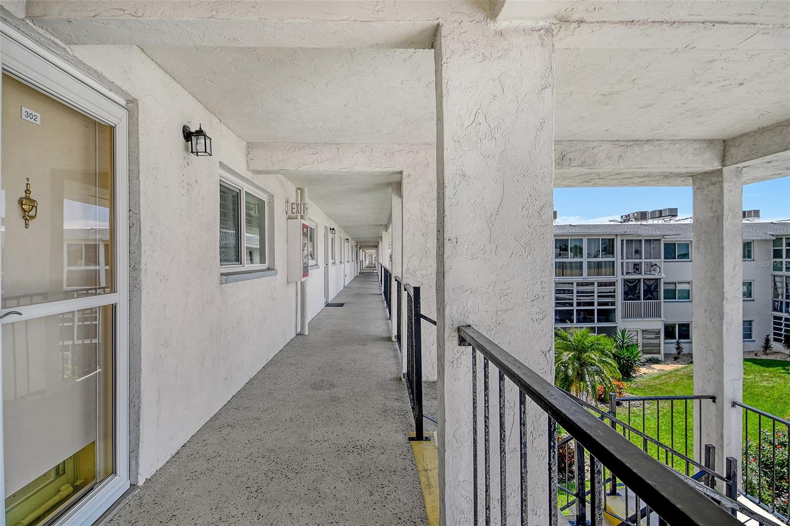 708 TAMIAMI TRAIL S 302
