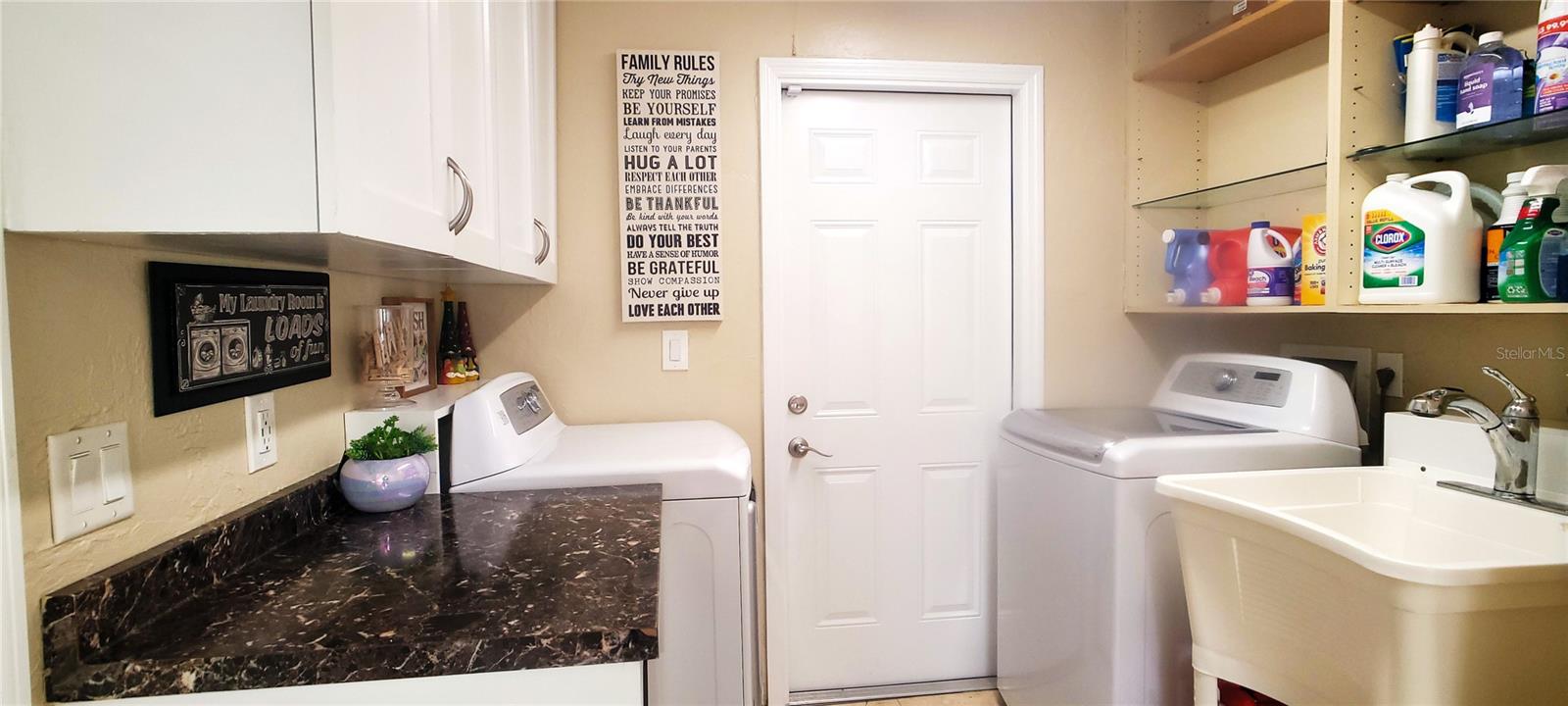 CENTRE LAKE - Residential