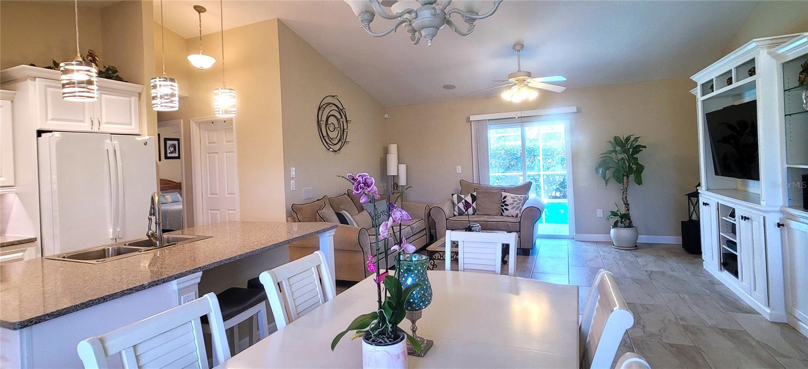 CENTRE LAKE - Residential