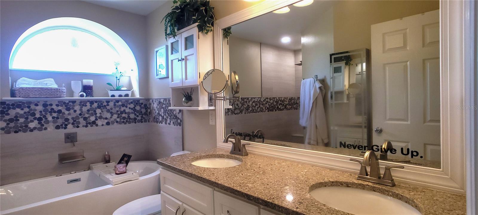 CENTRE LAKE - Residential