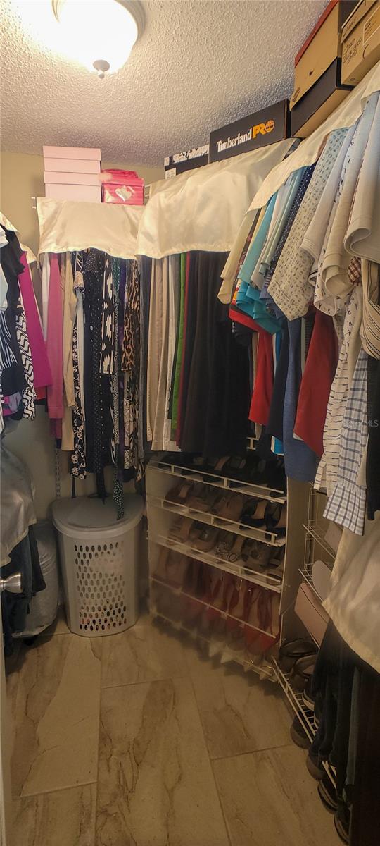 CENTRE LAKE - Residential