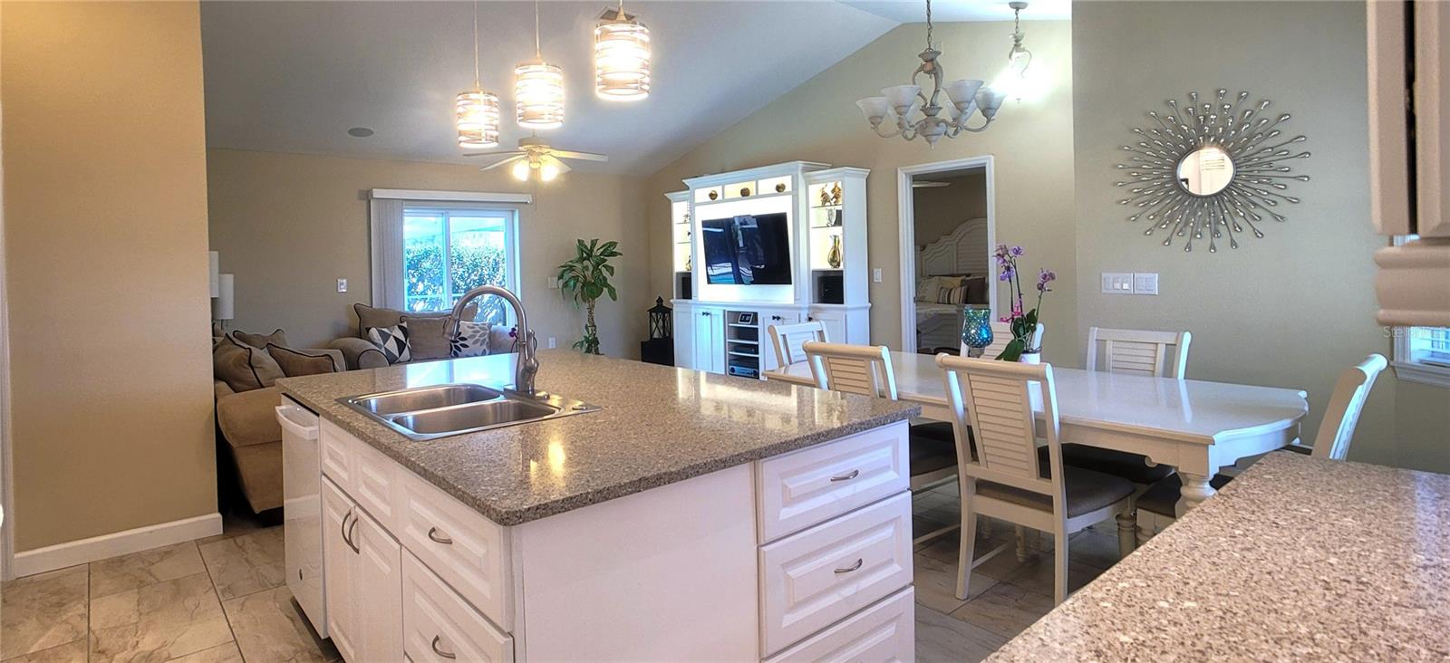 CENTRE LAKE - Residential