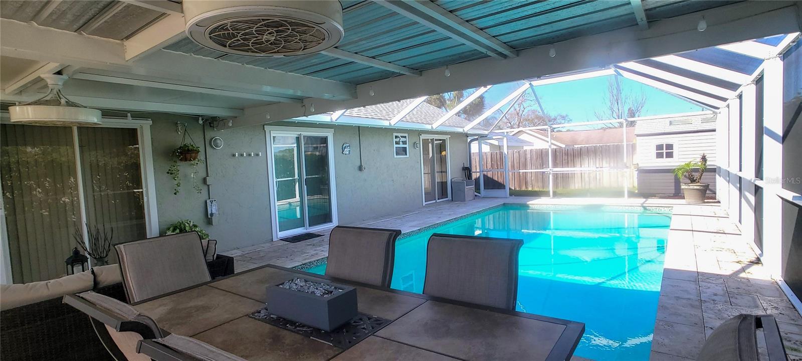 CENTRE LAKE - Residential