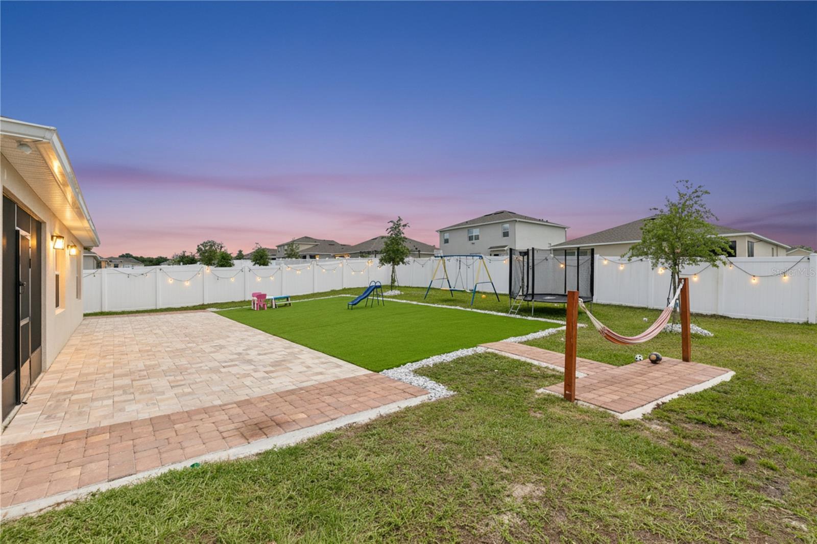 OAK POINTE - Residential