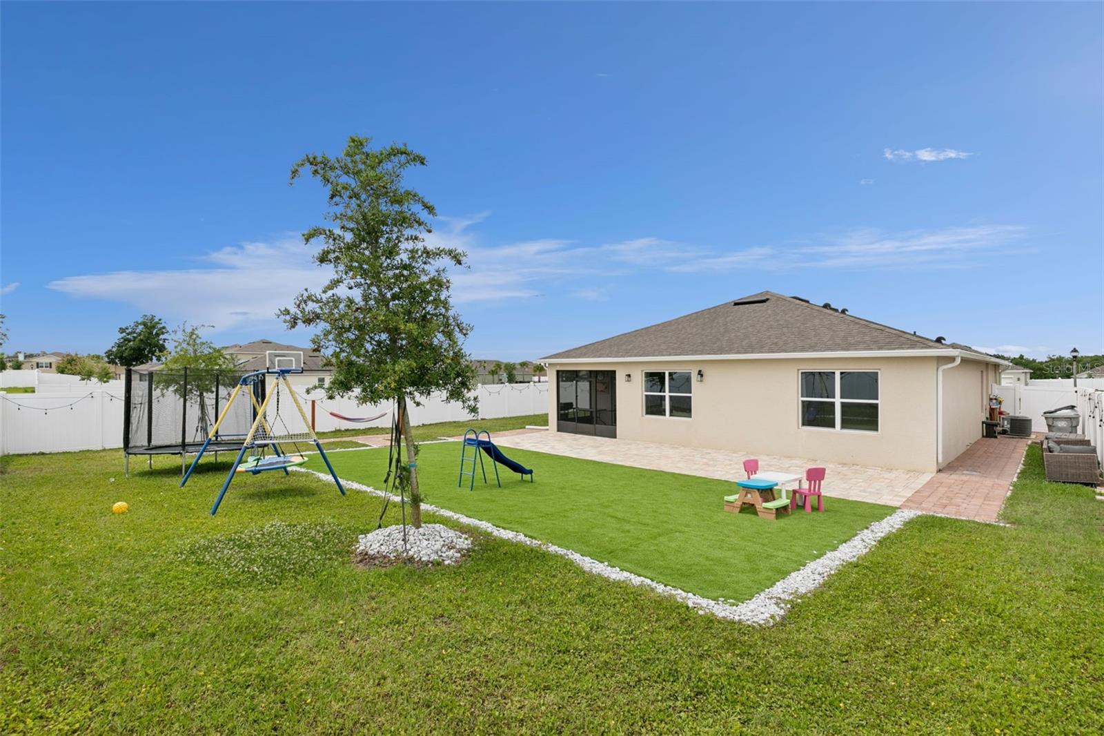 OAK POINTE - Residential