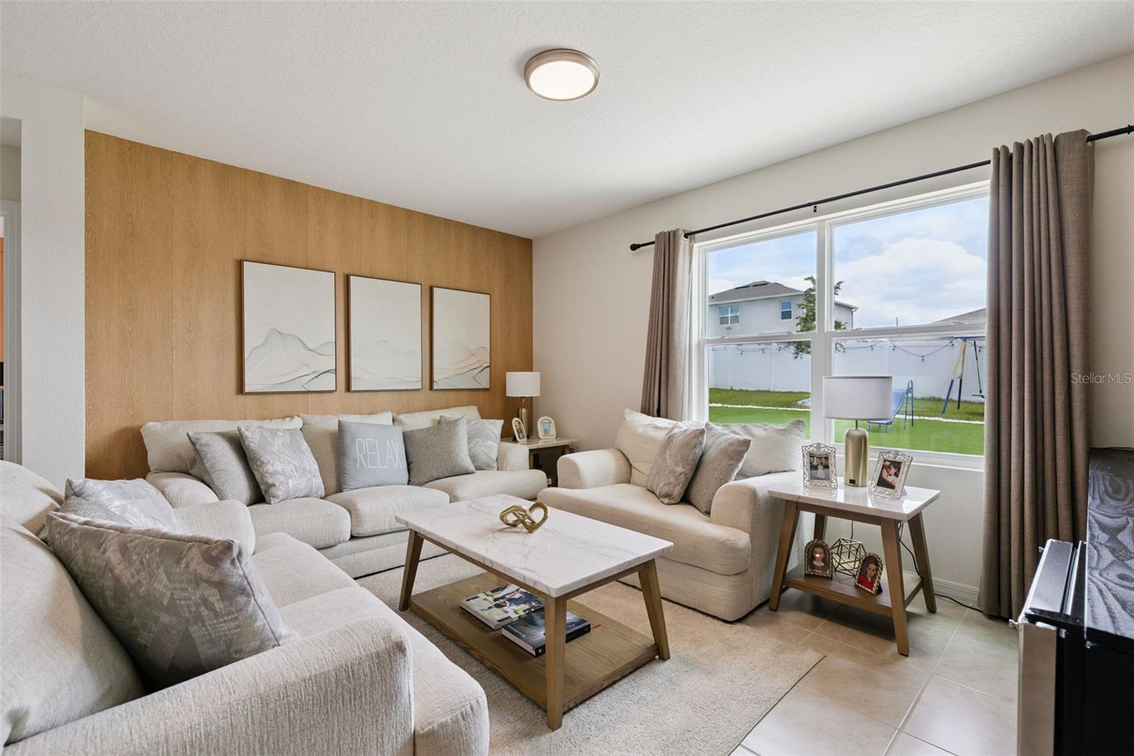 OAK POINTE - Residential