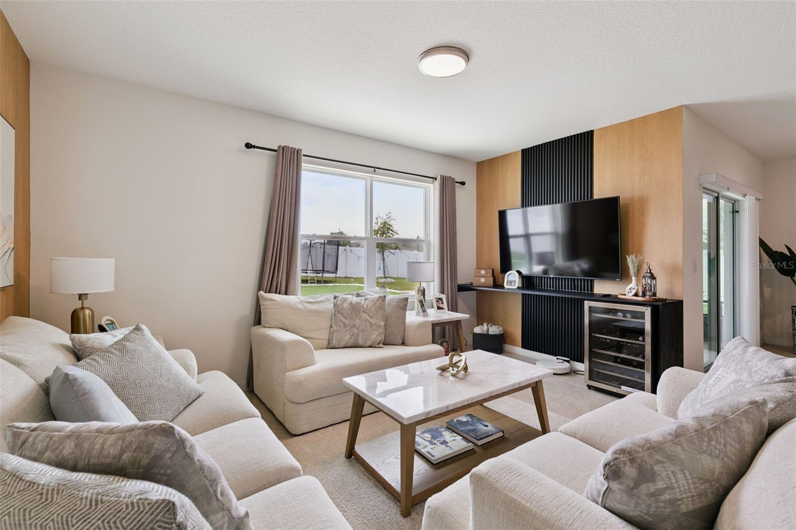 OAK POINTE - Residential