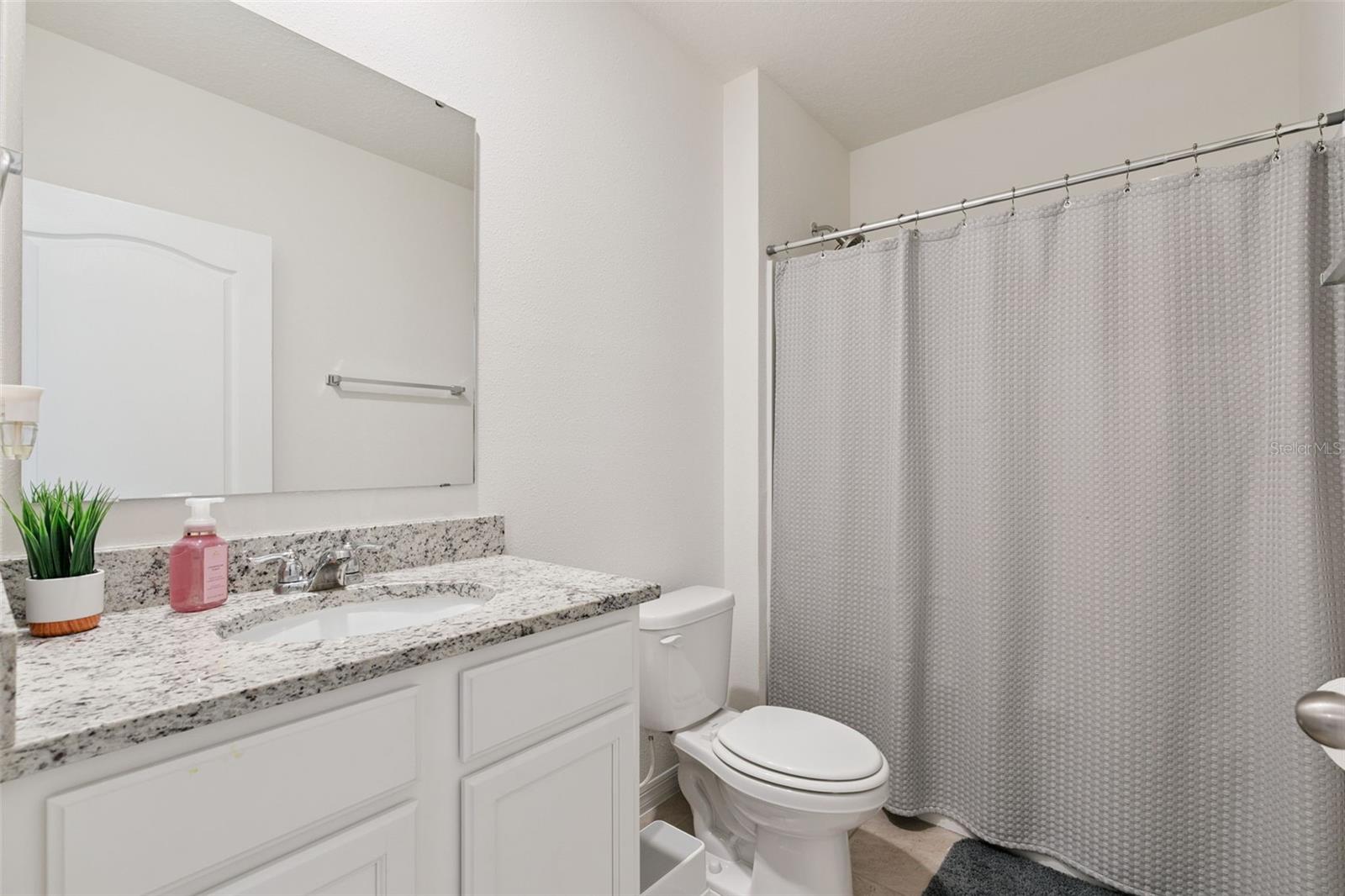 OAK POINTE - Residential