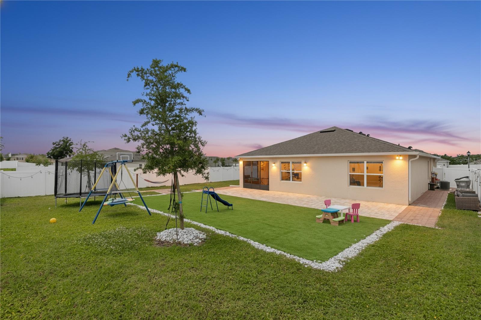 OAK POINTE - Residential