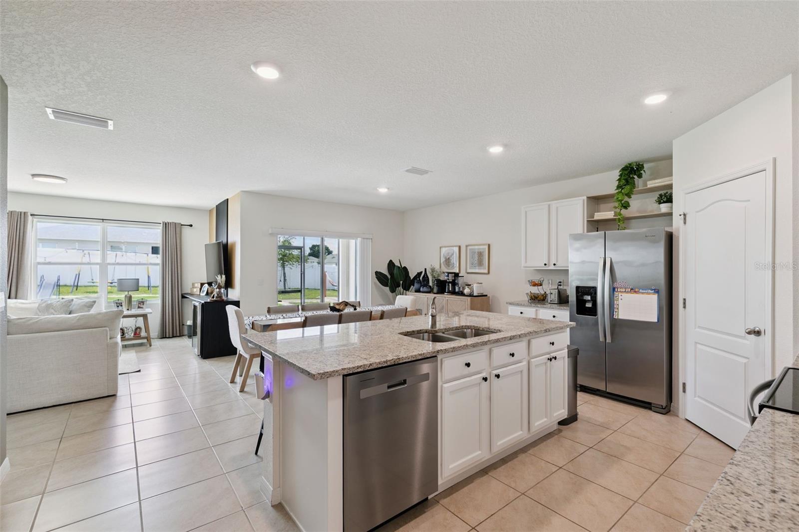 OAK POINTE - Residential
