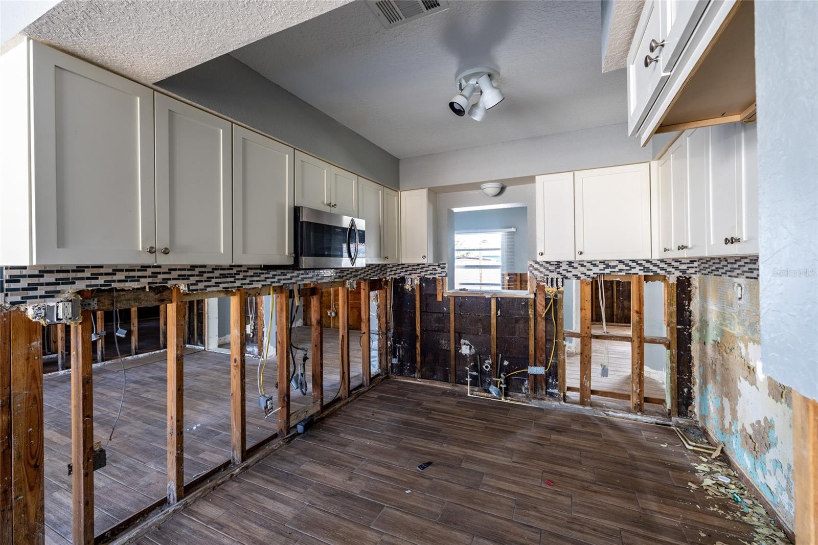 ST PETERSBURG BEACH REP - Residential