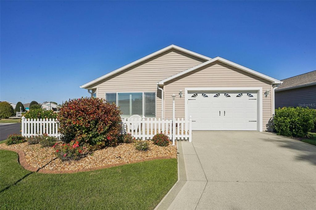 Photo of 1001 Greyford Lane, The Villages, FL 32162 (MLS # G5099137)