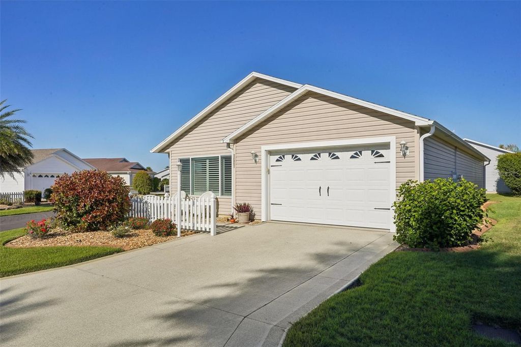 Photo of 1001 Greyford Lane, The Villages, FL 32162 (MLS # G5099137)