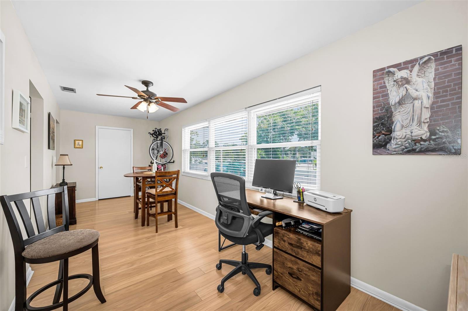 PARADISE SHORES - Residential