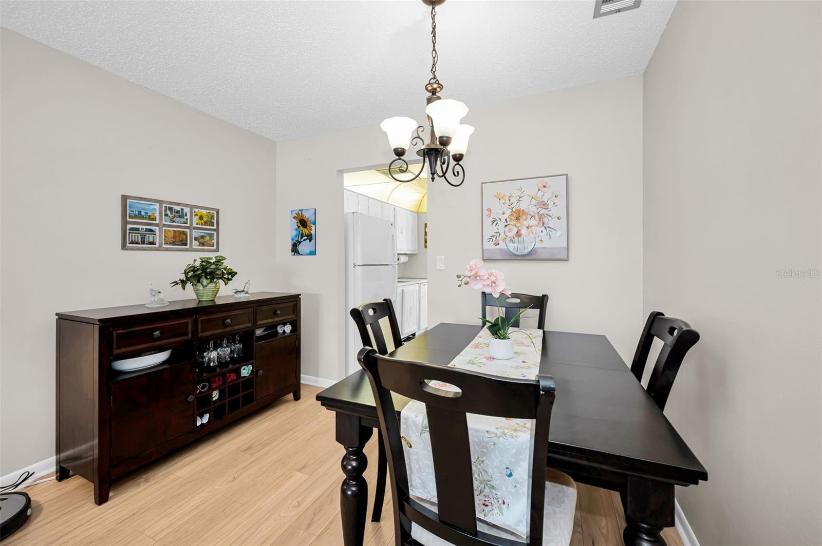 PARADISE SHORES - Residential