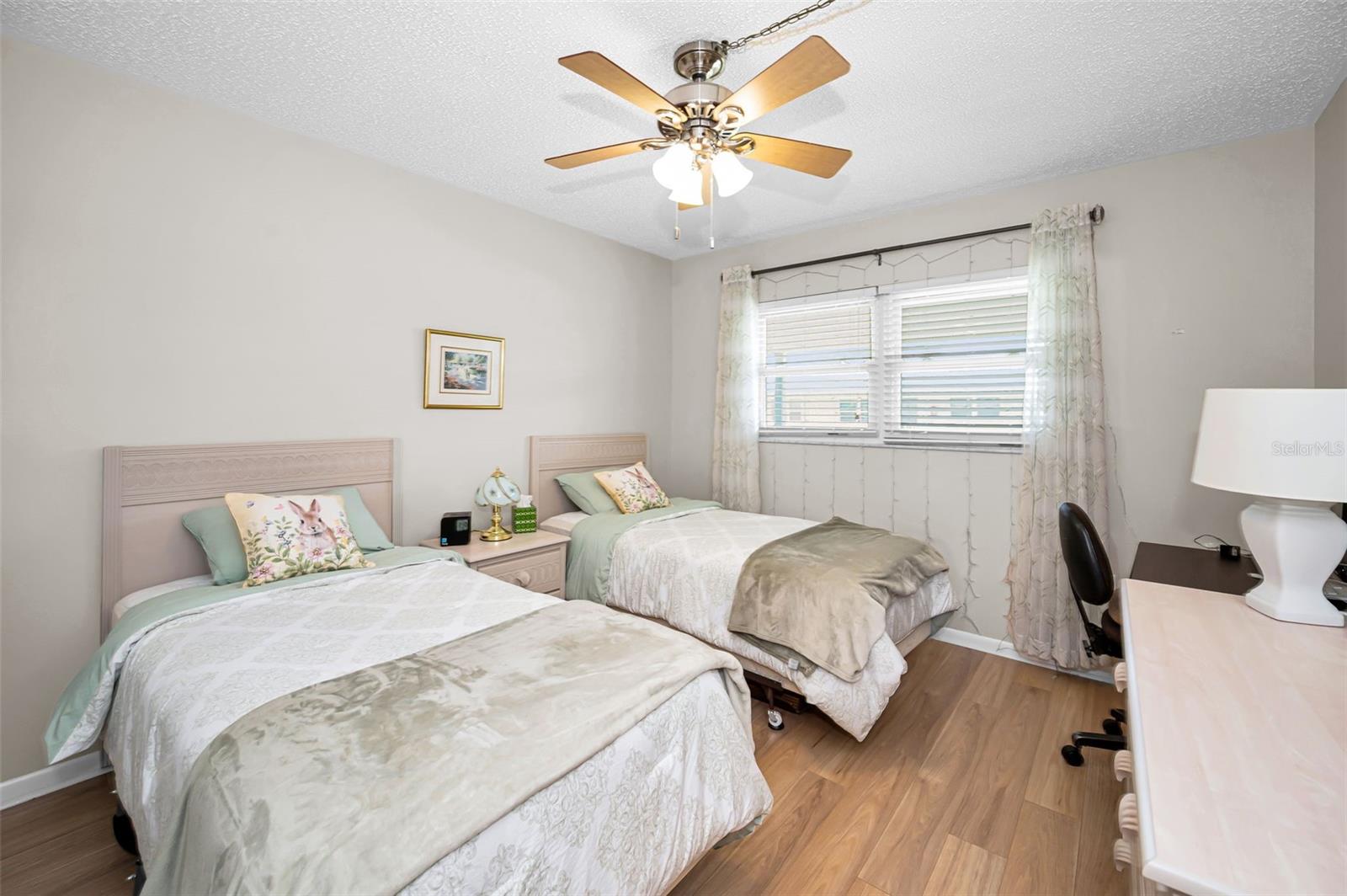 PARADISE SHORES - Residential